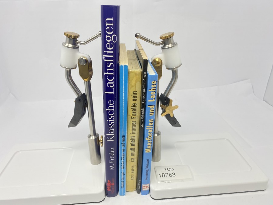 5 Bücher: Klassische Lachsfliegen von Michael Frödin, Welche Fliege wo und wann von Roland Herdigel, Es muß nicht immer Forelle sein von Rolf Hoppe, Der sportgerechte Angler von Martin Grünefeld, Meerforellen und Lachse von Thomas Hasenkrug/Frank Weissert