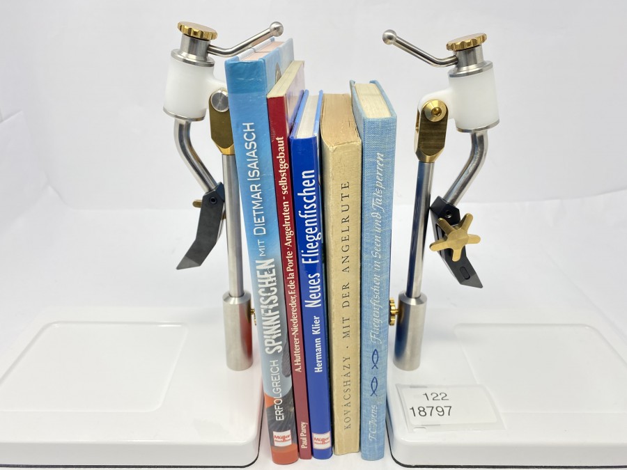 5 Bücher: Erfolgreich Spinnfischen von Dietmar Isaiasch, Angelruten selbst gebaut von Alfred Hutterer-Niedereder/Frank de la Porte, Neues Fliegenfischen von Hermann Klier, Mit der Angelrute von Wilhelm Kovacshazy, Fliegenfischen in Seen und Talsperren von T.C.Ivens