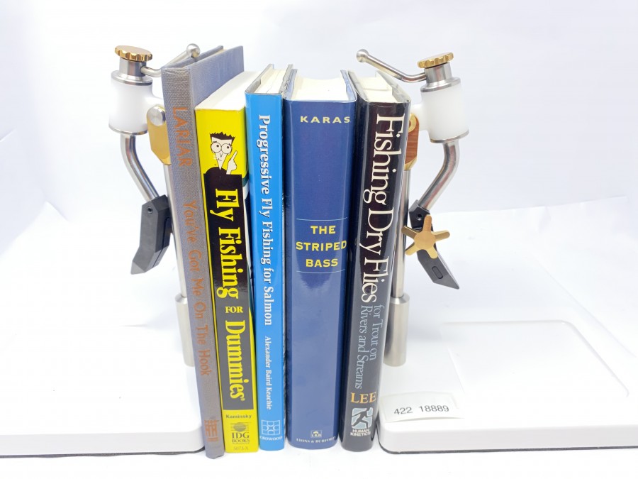 5 Amerikanische Bücher: You´ve got me on the Hook von Lawrence Lariar, Fly Fishing for Dummies von Peter Kaminsky, Progressive Fly Fishing for Salmon von Alexander Baird Keachie, The Striped Bass von Nick Karas, Fishing Dry Flies for Trout on Rivers and Streams von Art Lee