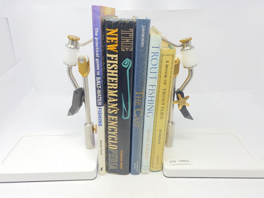 5 Amerikanische Bücher: Salt-Water Fishing von Martin Ford, The Fisherman´s Encyclopedia von Ira N. Gabrielson, The Cast von Ed Jaworowski/Lefty Kreh, Trout Fishing von Brian Furzer, A Book of Trout Flies von Preston J.Jennings