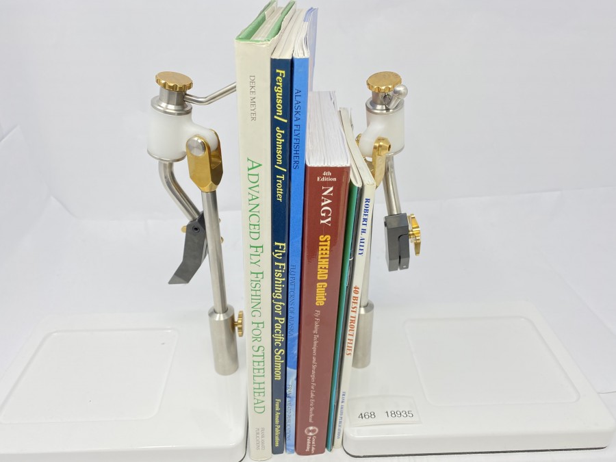 6 Amerikanische Bücher: Advanced Fly Fishing for Steelhead von Deke Meyer, Fly Fishing for Pacific Salmon von Bruce/Les Johnson/Pat Trotter, Fly Pattern of Alaska von Dirk V.Derksen, Steelhead Guide von John Nagy, Which Fly Do I Use von Darren Banasch 40 Best Trout Flies von Robert H. Alley