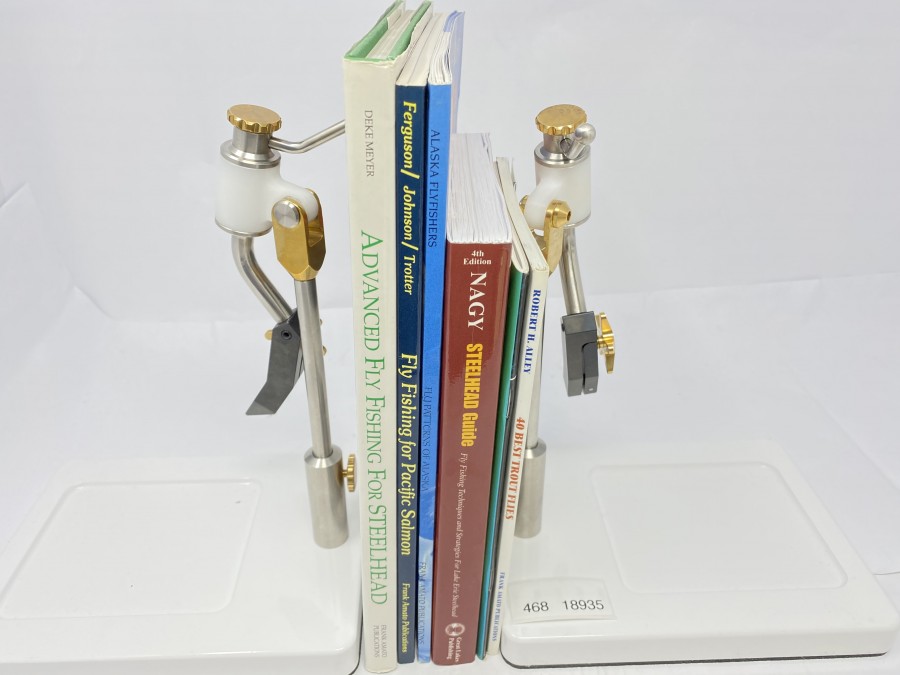 6 Amerikanische Bücher: Advanced Fly Fishing for Steelhead von Deke Meyer, Fly Fishing for Pacific Salmon von Bruce/Les Johnson/Pat Trotter, Fly Pattern of  Alaska  von Dirk V.Derksen, Steelhead Guide von John Nagy, Which Fly Do I Use von Darren Banasch 40 Best Trout Flies von Robert H. Alley