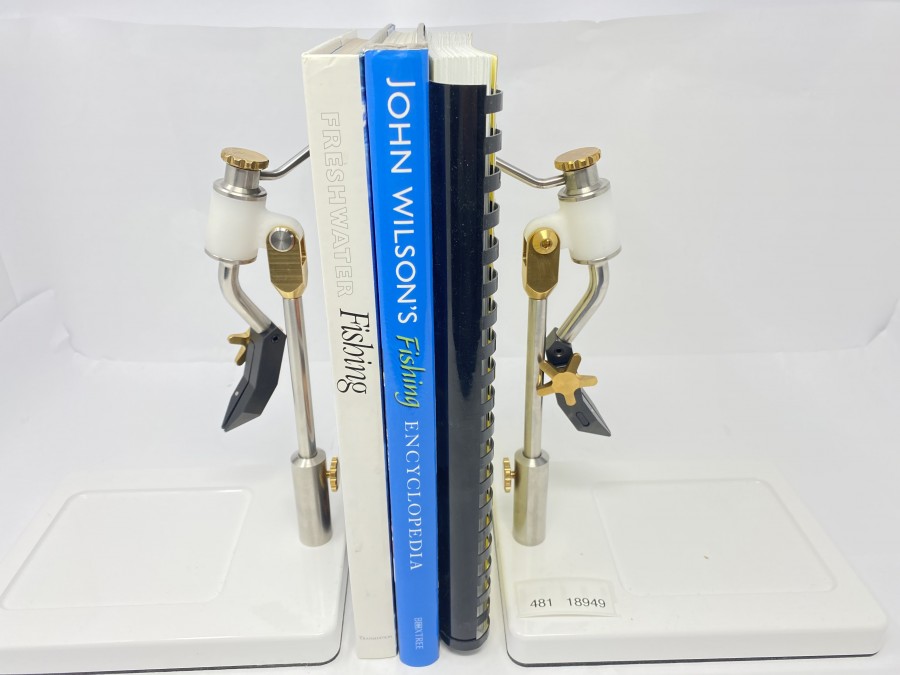 3 Amerikanische Bücher: Freshwater Fishing von Barrie Fickards, John Wilson´s Fishing Encyclopedia, The Fly School Notes von Steve Parton