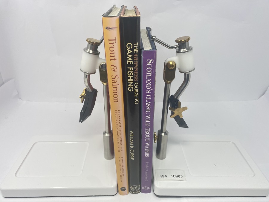 3 Bücher: Trout & Salmon von R. Valentine Atkenson, The Guinness Guide to Game Fishing von William B. Currie, Scotland´s Classic Wild Trout Waters von Lesley Crawford