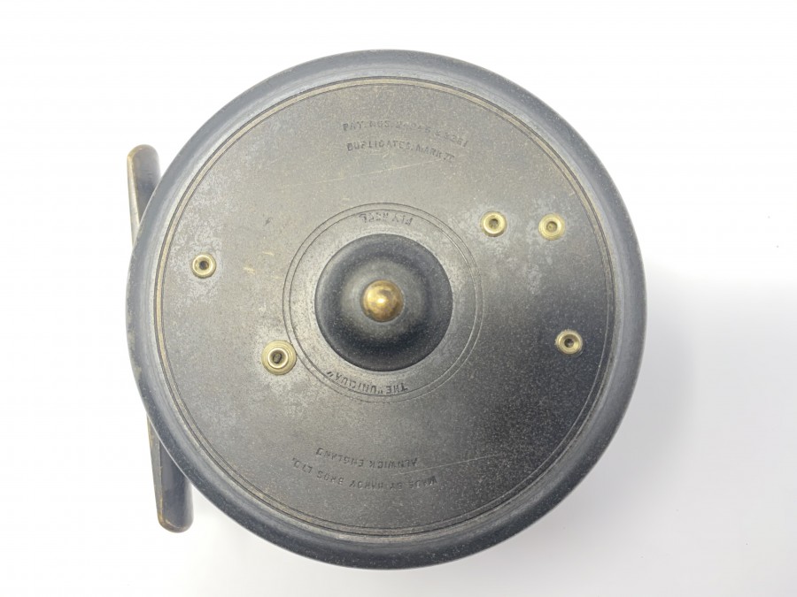 Lachsfliegenrolle Hardy Uniqua 3 3/4", Rechts- oder Linkshand, 35mm Spaltenbreite, glatter Messingfuß, Telefon Latch, Leder Rollenbeutel, technisch sehr gut, Gebrauchsspuren