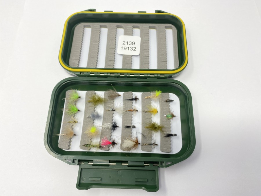 Fliegenbox mit 24 Trockenfliegen, gute Qualität