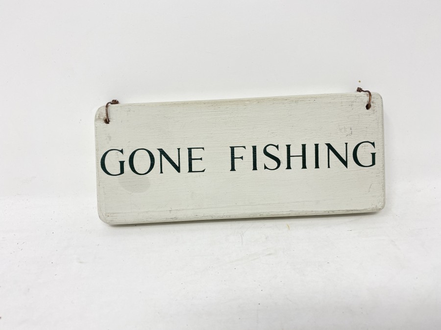 Holzschild "GONE FISHING" 170x70mm