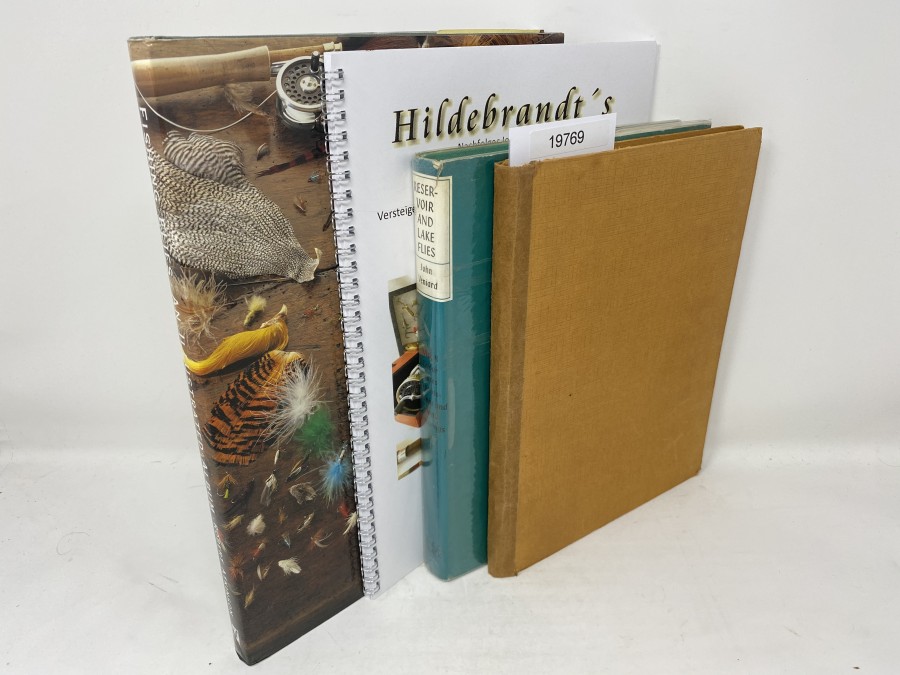 4 Bücher: Fishing Flies, An Illustrated Album, Robert Atkinson; Hildebrandt's Auktionshaus, Katalog 41. Auktion; Reservoir and Lake Flies, John Veniard, 1970; One River or Trout and Grayling Fishing on the upper Avon, Brigadier General H.E. Carey, 1952