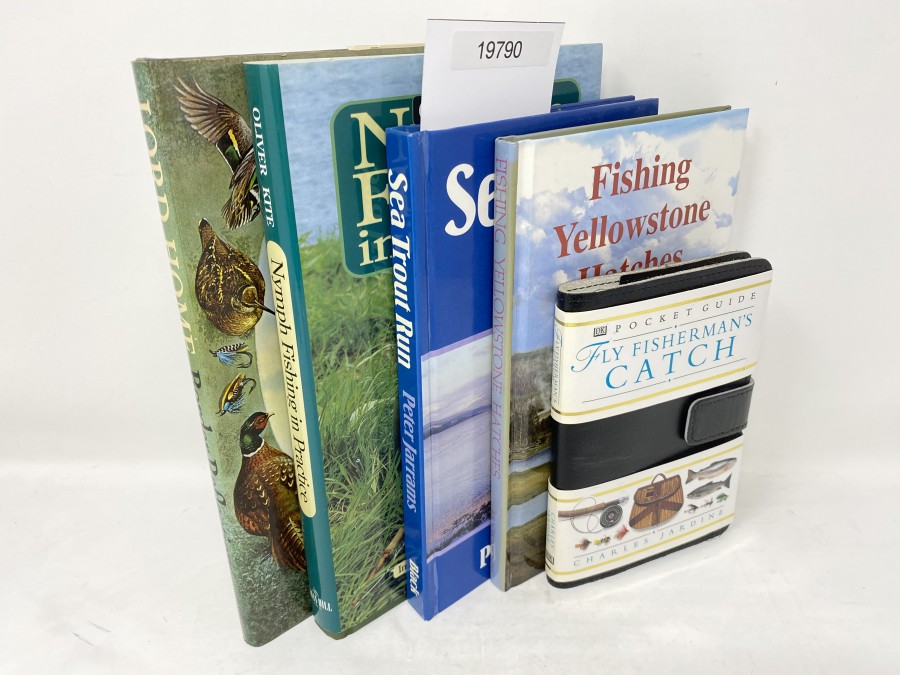 5 Bücher: Border Reflections chiefly on the arts of shotting and fishing, Lord Home, 1979; Nymph Fishing in Practice, Oliver Kite, 2000; Sea Trout Run, Peter Jarrams, 1987; Fishing Yellowstone Hatches, John Juracek/Craig Mathews, 1992; Pocket Guide Fly Fisherman´s Catch, Charles Jardine