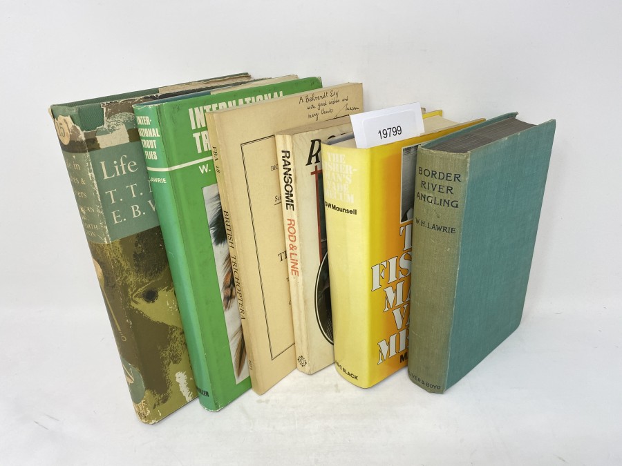 6 Bücher: Life in Lakes & Rivers, T.T. Macan/E.B. Worthington, 1962; A Key to the Adults of the British Trichoptera, T.T. Macan, 1973; International Trout Flies, W.H. Lawrie, 1969; The Fisherman's Vade Mecum, G. W. Maunsell, 1977; Border River Angling, William H. Lawrie, 1939; Rod & Line, Arthur Ransome, 1982
