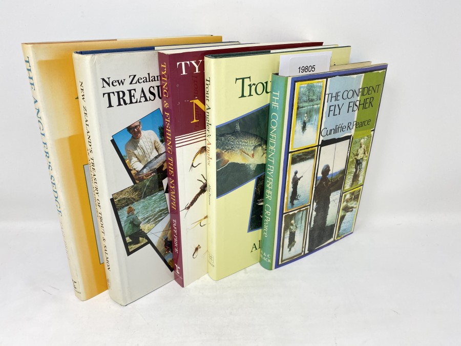 5 Bücher: New Zealand´s Treasury of Trout & Salmon An Angling Anthology, John Parsons/Bryn Hammond, 1989; The Anglers Sedge Tying and Fishing the Caddis, Taff Price, 1989; Tying & Fishing The Nymph, Taff Price, 1995; Trout Anglers An Approach to Stillwater, Alan Pearson, 1990; The Confident Fly Fisher, Cunliffe R.Pearce, 1978