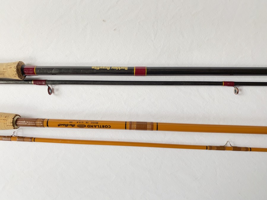 2 Fliegenruten: Cortland Pro - Crest, 1-621-1, Hohlglas, 2tlg., 8 1/2" Line Recommended #7 or 8, guter Zustand und Berkley Grafite,2tlg., GFE 40-9"6", Line WT 7-8 . 25 CCR, ohne Futteral Gebrauchsspuren