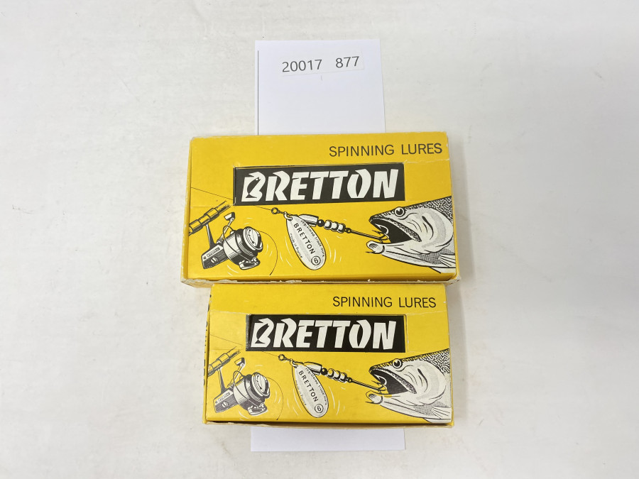 2 alte, super seltene Pappschachteln von Bretton, in unterschiedlicher Größe, sehr dekorative Stücke, ungefischte, passende Originalköder