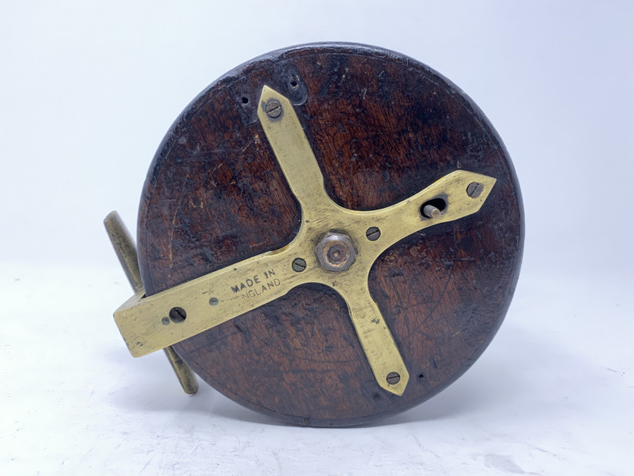 Grosse Holz/Messingrolle, Messingfuß und Rückenkreuz, 2 Horngriffen, 150mm Durchmesser, 70mm Breite, Made in England, Gebrauchsspuren, schönes Dekorationsstück