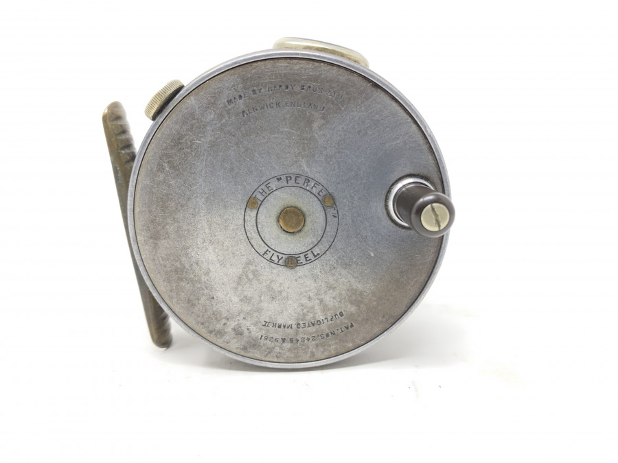 Fliegenrolle Hardy The Perfect, Spulendurchmesser 79mm x 18mm Spulenbreite, Messing Rollenfuß gerippt, Achatring, Ebeonite Handle, Rechtshand, Frontplatte: The Perfect Flyreel, Made by Hardy Bros. Ltd., Alnwick England, Pat. Nos. 24245 & 9261, Duplicated Mark II, technisch sehr gut, Gebrauchsspuren