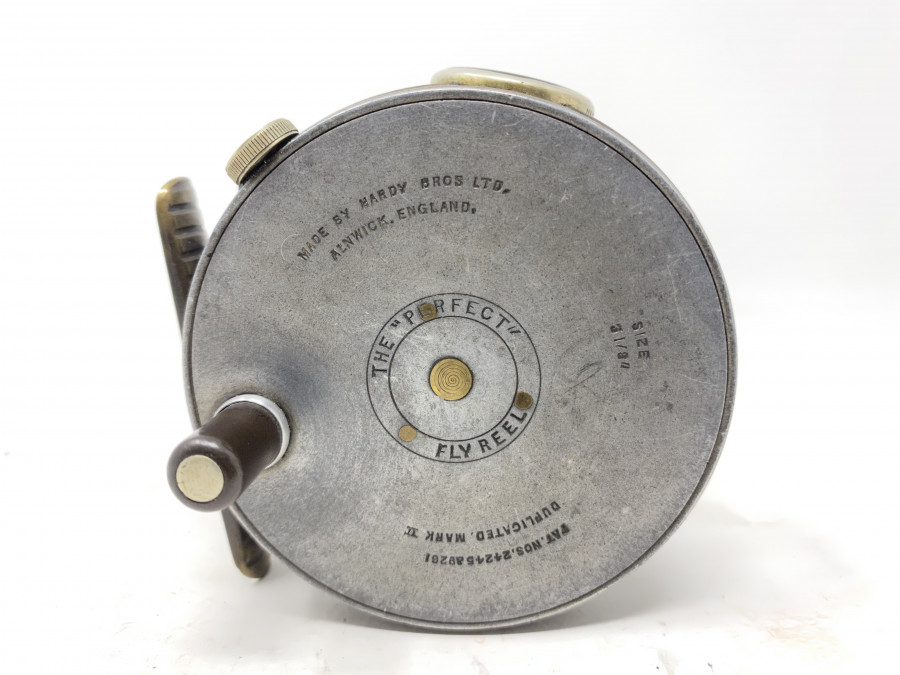 Fliegenrolle Hardy Perfect 3 1/8", Messing Rollenfuß gerippt, Achatring, Ebonite Handle, Rechtshand, Frontplatte:  The Hardy Flyreel Size 3 1/8", Made by Hardy Bros. Ltd., Alnwick, England, Pat.Nos. 24245 & 9261, Duplicated Mark II, technisch gut, Gebrauchsspuren