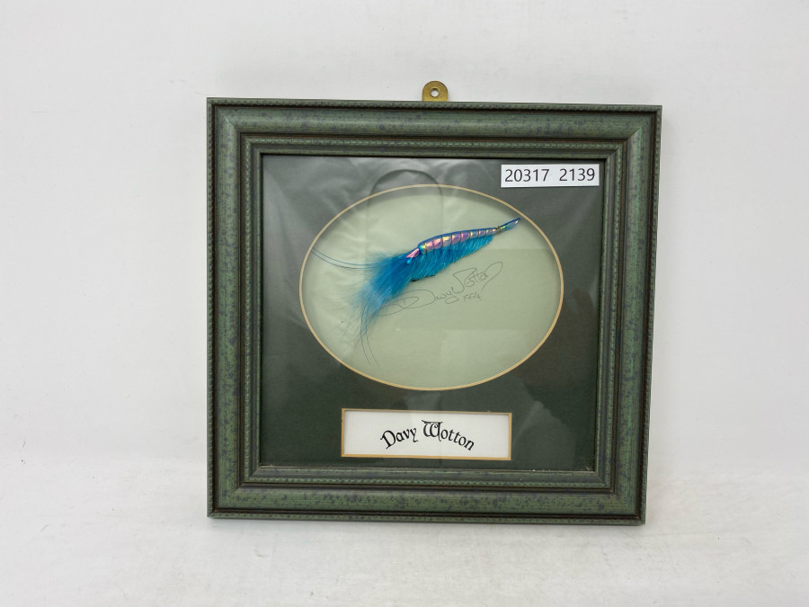 Prawn-Fliege hinter Glas von Davy Wotton