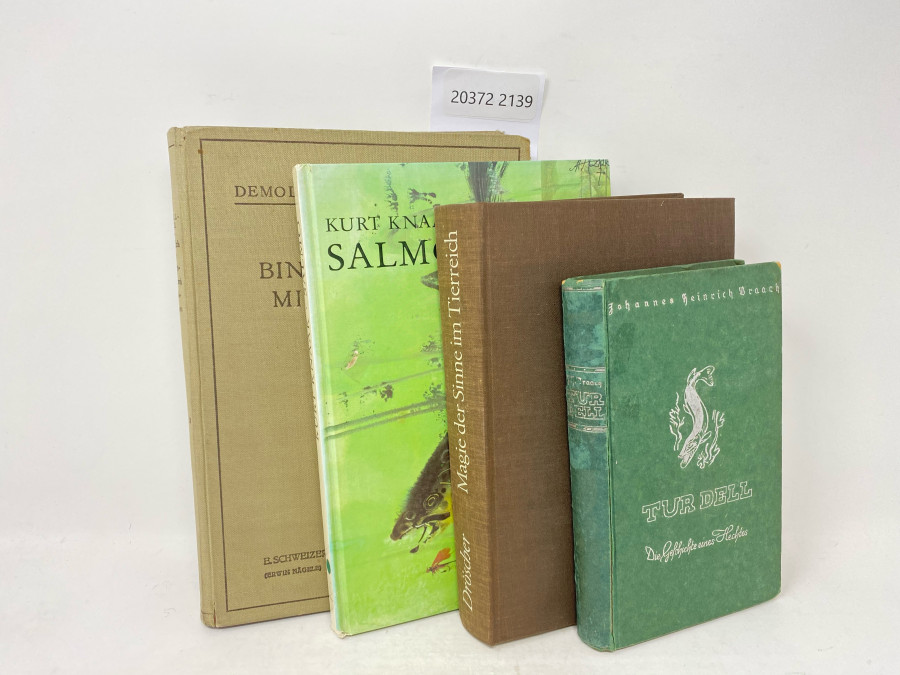4 Bücher: Handbuch der Binnenfischerei Mitteleuropas, Band II B, Demoll - Maier, 1936; Salmo Aus dem Leben einer Forelle, Kurt Knaak, 1974; Magie der Sinne im Tierreich, Vitus B. Dröscher; Tur Dell Die Geschichte eines Hechtes, Johannes Heinrich Braach, 1942