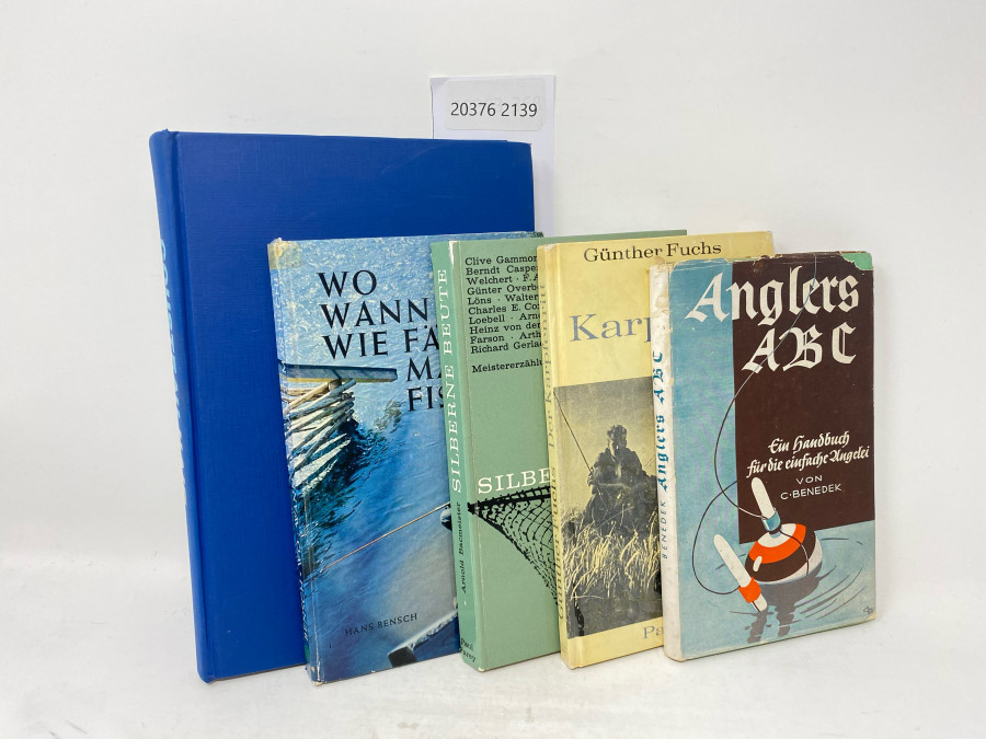 5 Bücher: Haie Herrliche Räuber der See, Jacques-Yves Cousteau, Philippe Cousteau, 1970; Wo Wann Wie Fängt man Fische, Hans Bensch, 1978; Silberne Beute, Arnold Bacmeister; Der Karpfenritt, Günther Fuchs, 1971; Anglers ABC. Ein Handbuch für die einfache Angelei, C.Benedek