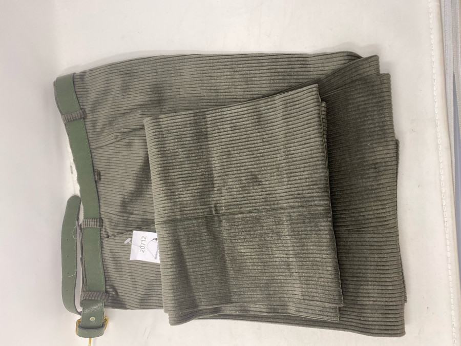 Kordhose, grün, Grösse 48, neu und ungetragen