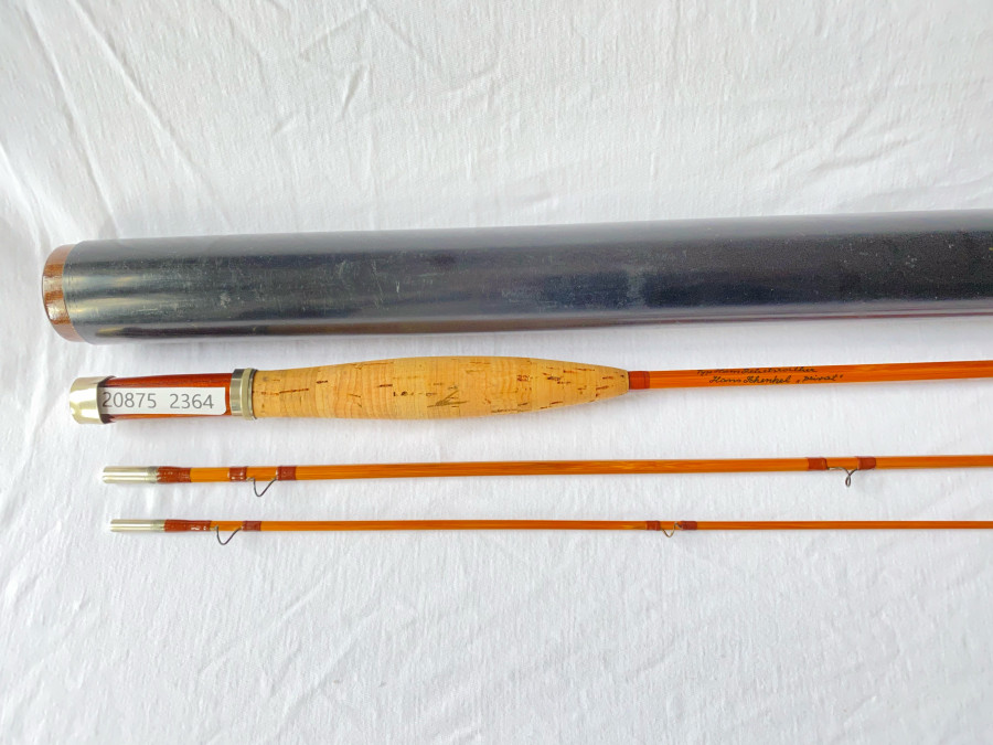 Gespliesste Fliegenrute, Typ Hans Gebetsroither, 3tlg., 190cm W.F. 5 90gr, mit Namenszug, guter Zustand, Futteral, Brunner Transportrohr
