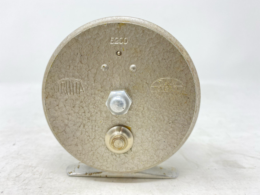 Fliegenrolle, DAM Gerät Qualität, Trutta 5200, Rechts- oder Linkshand, ausschaltbare Knarre, Alu, Rollendurchmesser 85mm, Rollenbreite 30mm, Gebrauchsspuren