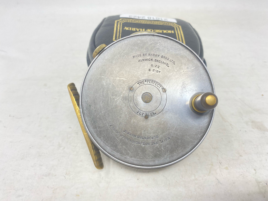 Fliegenrolle, Hardy Perfect 3 3/8", Brit. Pat. Nos.145904 & U.S.A. 369867, Duplicated Mark II, Achatring mit Riss, Rechtshand, Technisch sehr gut, Gebrauchsspuren, Hardy Lederrollentasche