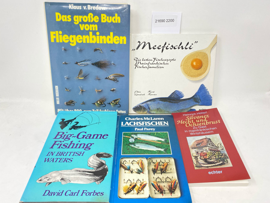 5 Bücher: Das große Buch vom Fliegenbinden, Klaus v. Bredow, 1981; Big Game Fishing in British Waters, David Carl Forbes, 1972; Lachsfischen, Charles McLaren, 1981; Meefischli Die besten Fischrezepte Mainfränkischer Fischerfamilien, Peter Wondrak, Horst Hansen; Silvaner, Hecht und Ochsenbrust, Heinrich Höllerl, 1993