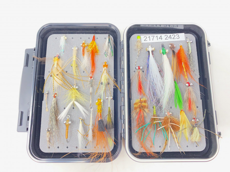 C & F Design Fliegenbox, gefüllt mit 30 Salzwasserfliegen, gebunden von Dr. Ingo Karwath, sehr gute Qualität