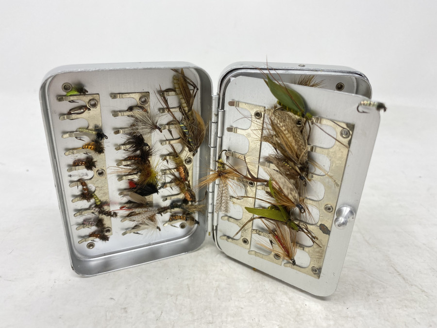 Wheatley Fliegenbox, 104 Clips, mit 60 Nassfliegen, Nymphen und kleinen Streamern
