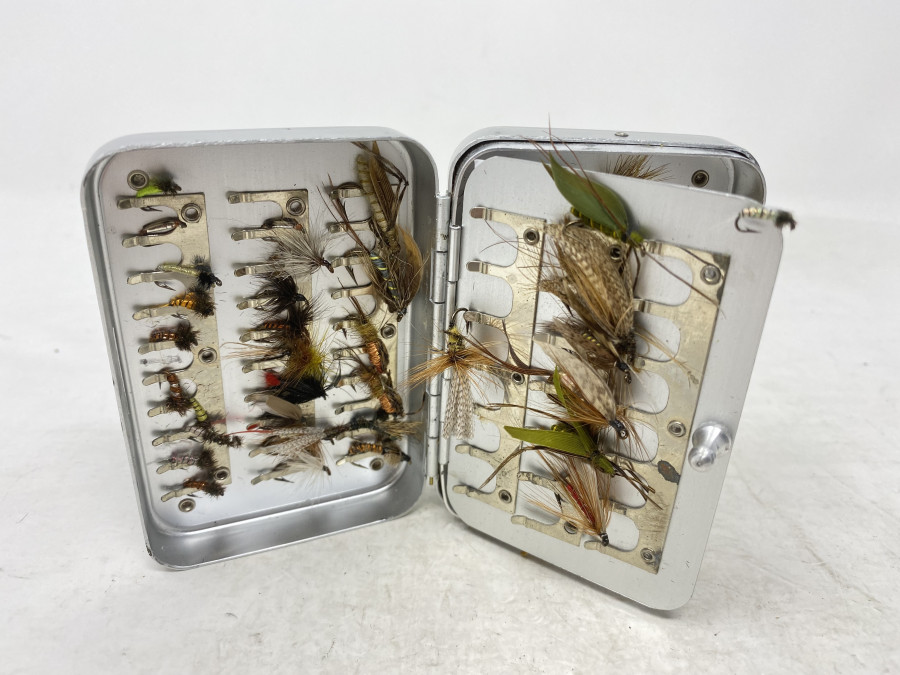 Wheatley Fliegenbox, 104 Clips, mit 60 Nassfliegen, Nymphen und kleinen Streamern