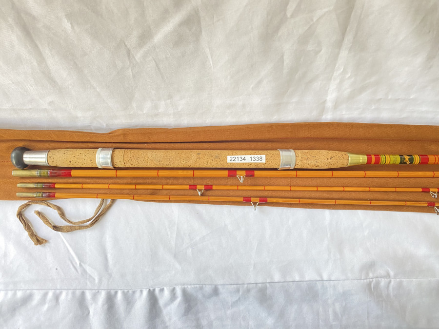 Schwimmer- und Karpfenrute, Allcocks "Super Wizard", Hohlglas/Gespliesst, 4tlg., 1 Spitze kürzer, 340cm bzw. 310cm, langer Korkgriff, Futteral, neu