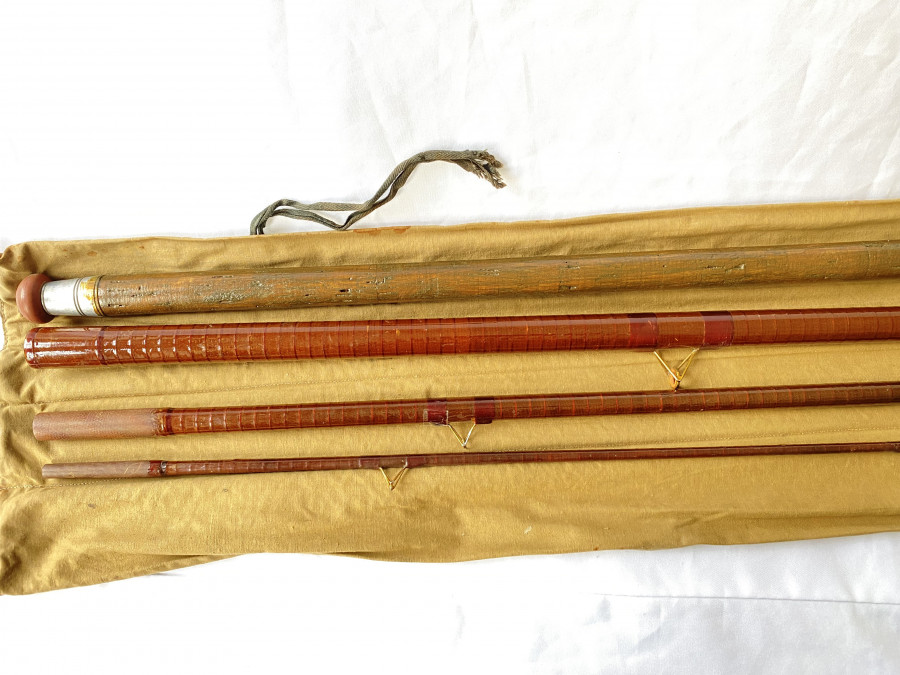 Matchrute B.James & Son, 4tlg., 14 ft., brauner Hohlglasblank, dunkler Korkgriff, 1 Ring lose, Futteral, sonst guter Zustand