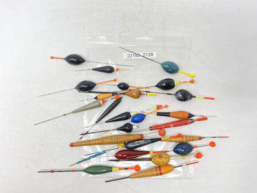 25 Schwimmer, bis 15cm lang, gebraucht