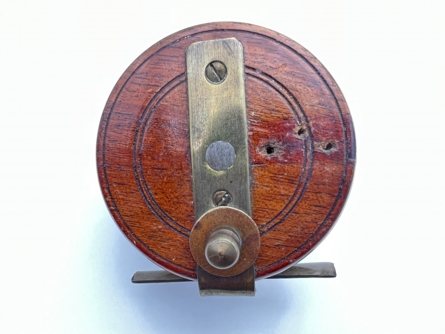Holz Angelrolle, Allcocks & Co Maker, ausschaltbare Knarre, Rollendurchmesser 70mm, Rollenbreite 50mm, drei Löcher, Gebrauchsspuren
