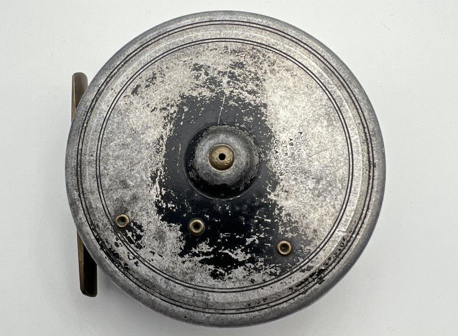 Fliegenrolle, Alex Martin, Edingburgh Stirling Glasgow, Achatring (2 Risse), Horngriff, Messing Rollenfuß, Rollendurchmesser 88mm, Rollenbreite 26mm, Gebrauchsspuren