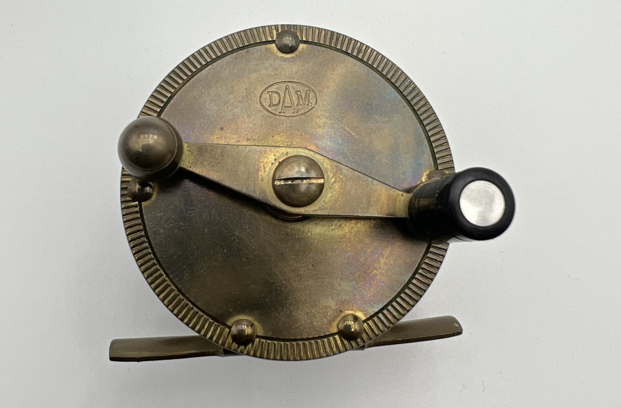 Kleine Messingrolle, DAM Effzett 495, ausschaltbare Knarre, Rollendurchmesser 55mm, Rollenbreite 30mm, Gebrauchsspuren