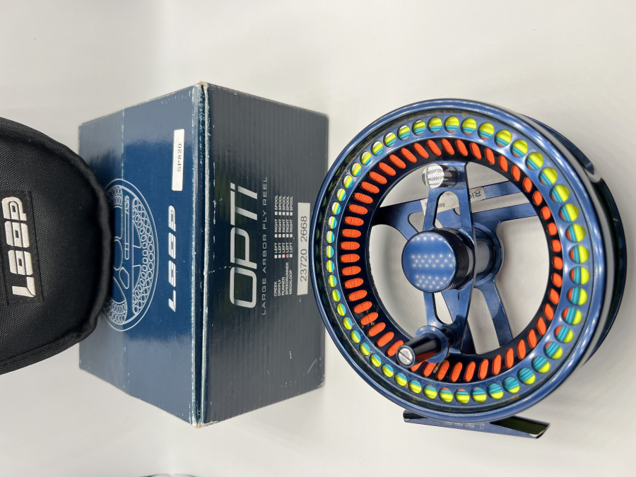 Fliegenrolle, Loop Speedrunner SP 820, Linkshand, Rollendurchmesser 131mm, Rollenbreite 35mm, mit Rio Fliegenschnur Aqualux II WF8I, Rollentasche, leichte Gebrauchsspuren, im Originalkarton