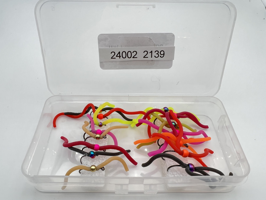 Kunststoffbox, 130x65x20mm, 15 Gummiwürmer, Tungstenkugel, FANGGARANTIE