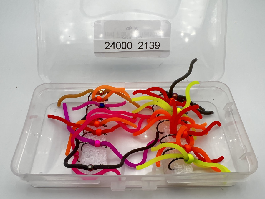 Kunststoffbox mit 15 Gummirwürmer, Tungstenkugel, FANGGARANTIE