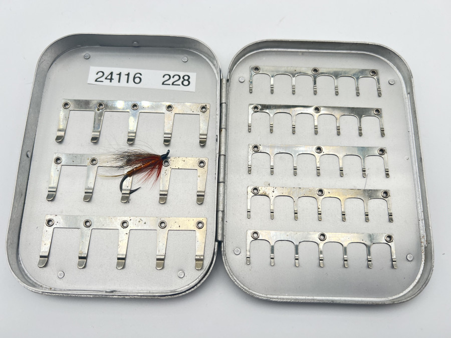 Alu Fliegenbox, Wheatley, 125x95x15mm, 40 Halteclips, Gebrauchsspuren