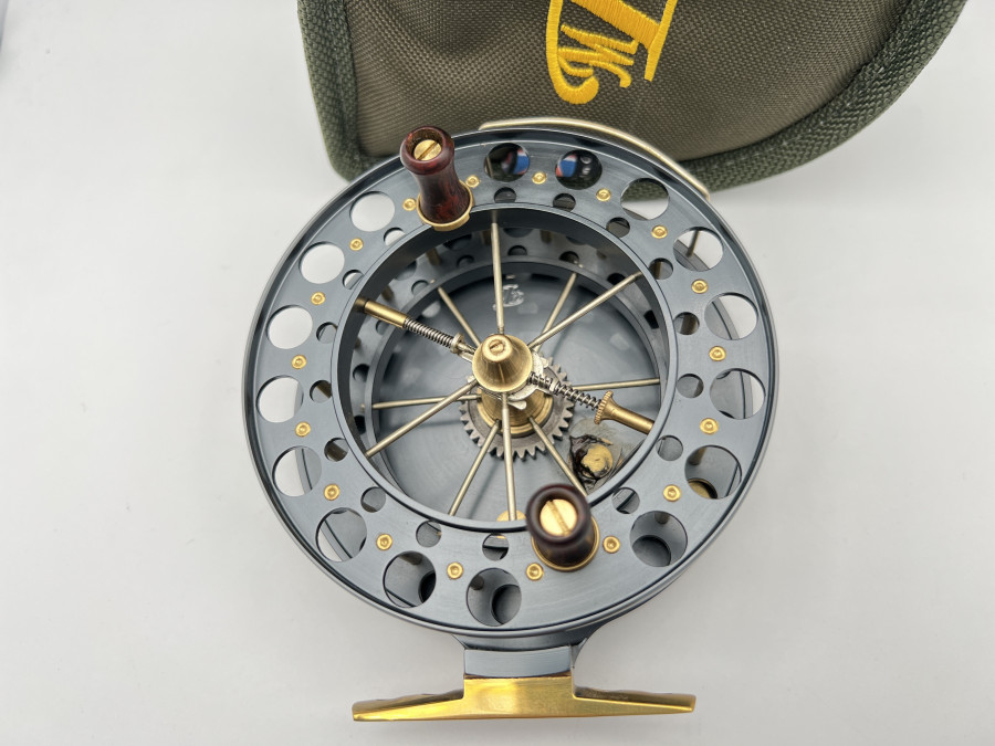 Centrepin Rolle, The Mill Tackle Redditch, England, "Millstream", 12 Speichen, aus der Manufaktur Garry Mills England, Rollendurchmesser 105mm, Rollenbreite 40mm, Rollentasche, ungefischt