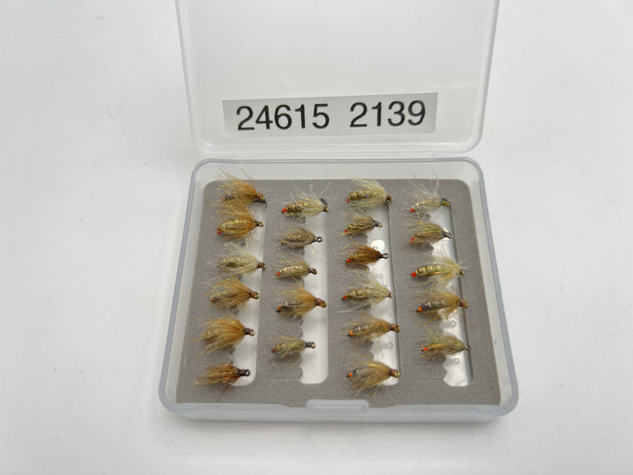 Kleine Fliegenbox, geschlitzte Schaumstoffeinlage, 70x60x15mm, 22 Nymphen, Tungstenkörper, Grösse 14 - 16, CDC mit UV Dubbing, sehr fängig