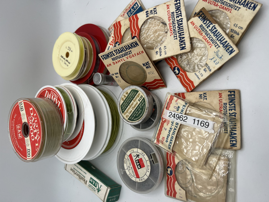Vintage DAM Sammelobjekte: Vorfachbriefchen, Angelschrot, Kunststoffspulen usw.