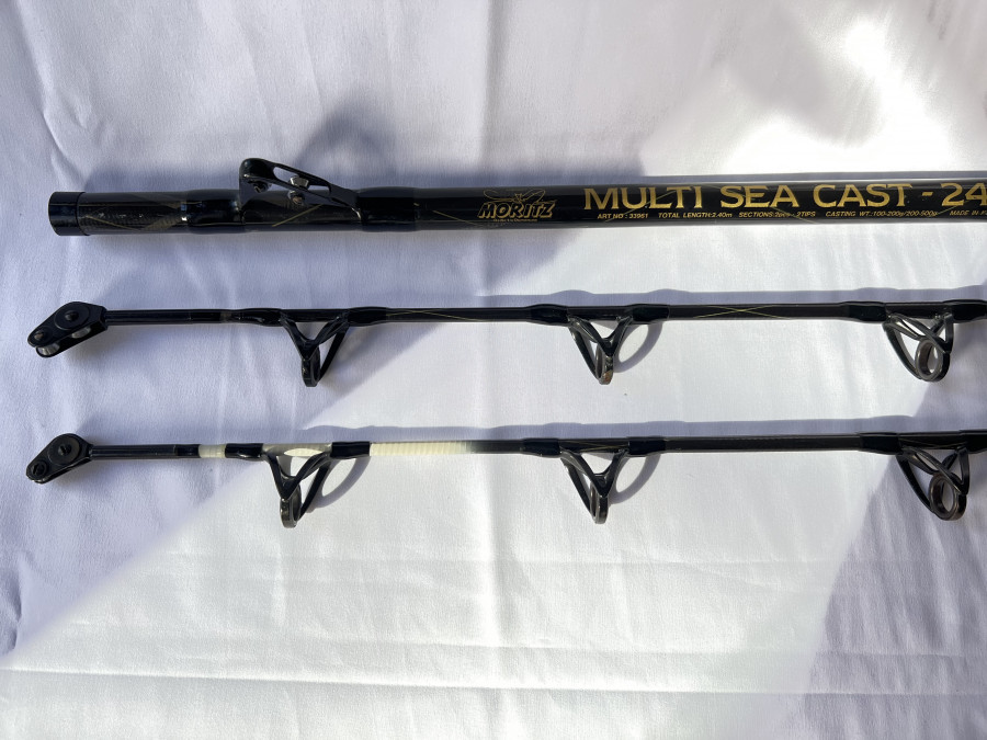 Interessante Rute für Meeresangler, Moritz Multi Sea Cast No. 33961, 2tlg., 2,40m,. Die Rute hat 2 Spitzen, mit der einen Spitze hat die Rute ein WG 100 - 200 Gramm, mit der zweiten Spitze ein WG 200 - 500 Gramm, mit Futteral, Gebrauchsspuren, Transportlänge 1,30m