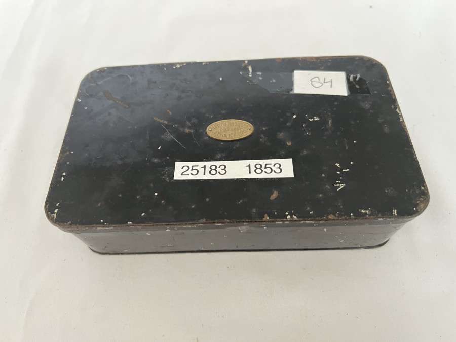 Köderbox, Hardy "J.T.E." Gernaral Angler´s Box, black japanned, Plakette auf dem Deckel, Gebrauchsspuren