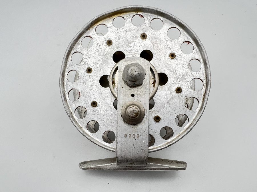 Spinn- und Grundrolle, DAM 3200, Alu, ausschaltbare Knarre, 90mm Rollendurchmesser, Gebrauchsspuren