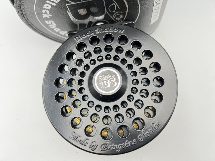 Lachsfliegenrolle, Black Shadow, Made by Bringsens Sweden, Linkshand, 110mm Rollendurchmesser, 50mm Rollenbreite, mit Schnur, Leder Rollentasche, Gebrauchsspuren