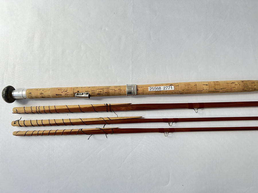 Gespliesste Zweihandfliegenrute, Sharpe´s of Aberdeen, Impregnated, spliced,3tlg., 14", #10, Reservespitze, Futteral, kleiner Schaden an der Endkappe, ungefischt, Transportlänge 1650mm