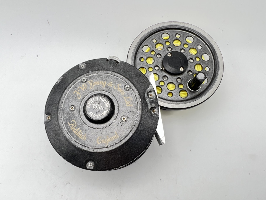 Fliegenrolle, J.W. Young & Son, Ltd., 1530, Fifteen Hundred Series, Linkshand, Reservespule, technisch gut, starke Gebrauchsspuren